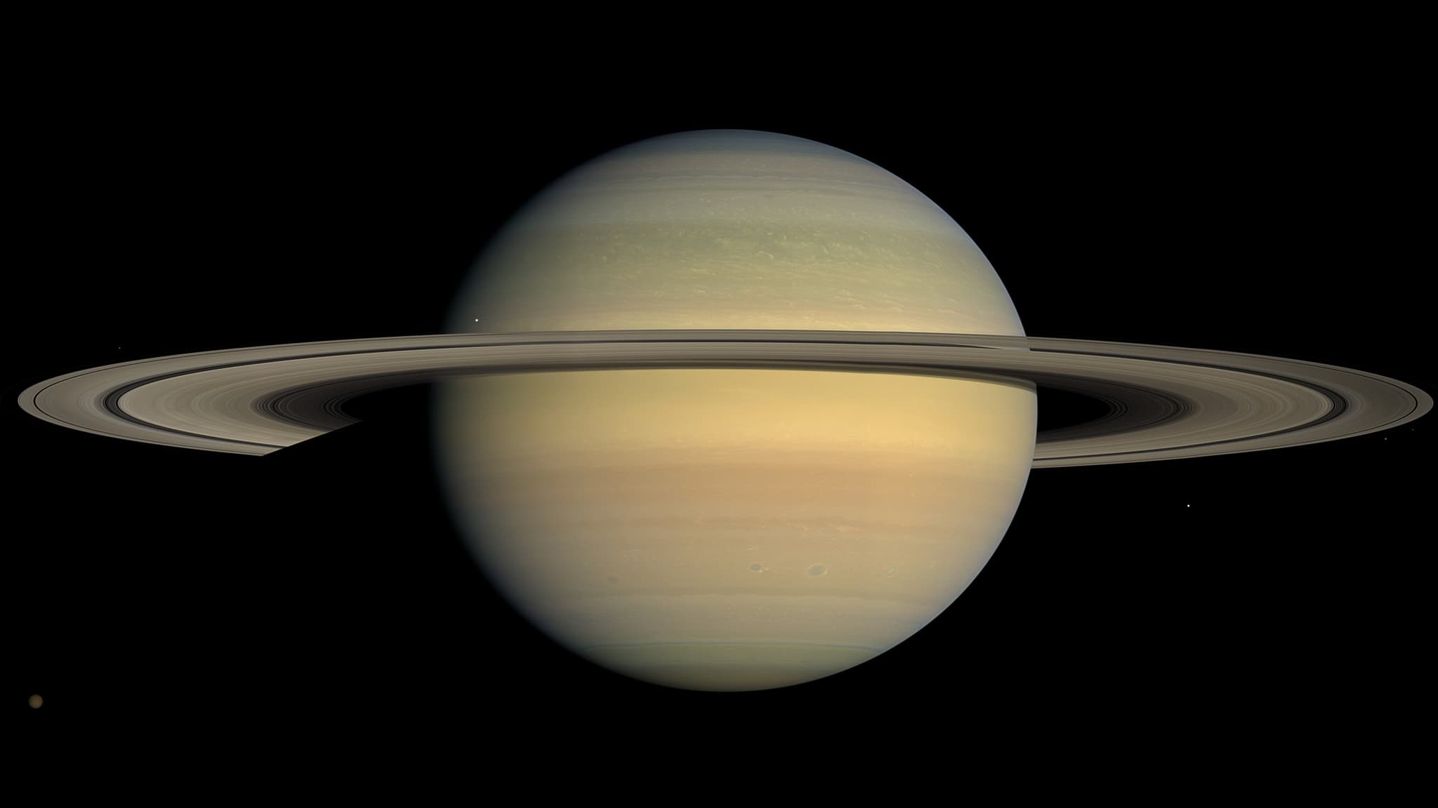 Saturn je jediná planeta, která by se ve vodě nepotopila